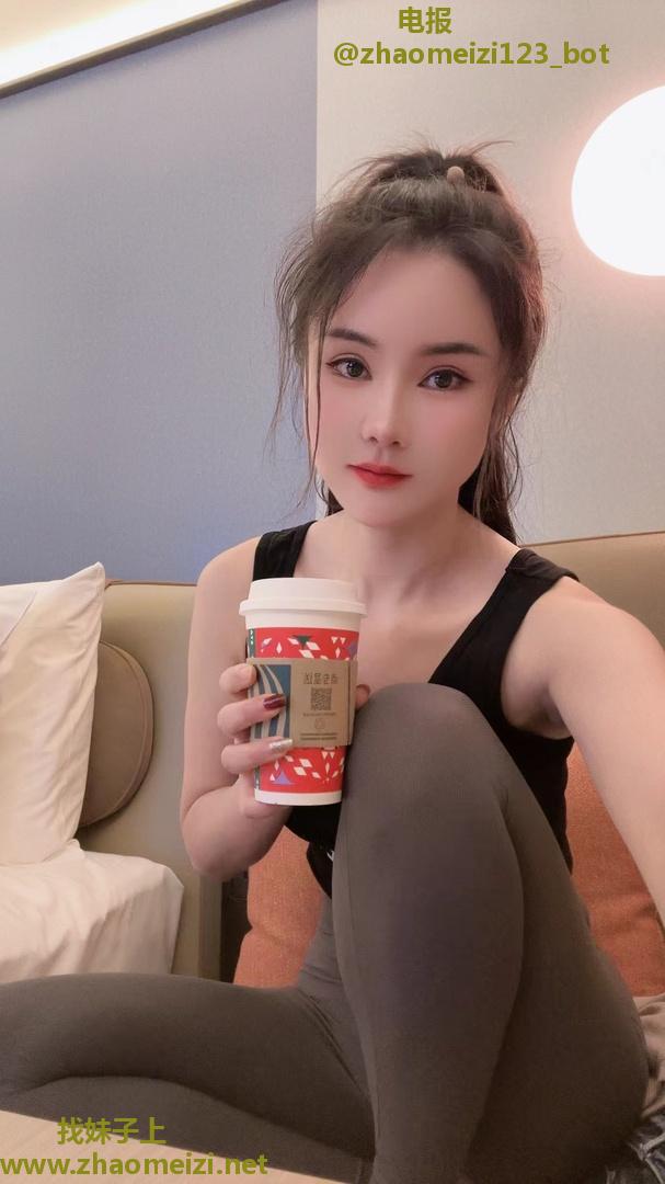 瑜伽小姐姐