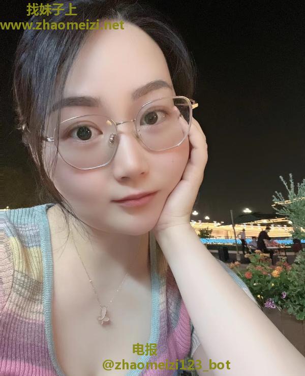 太仓巨乳兼职少妇