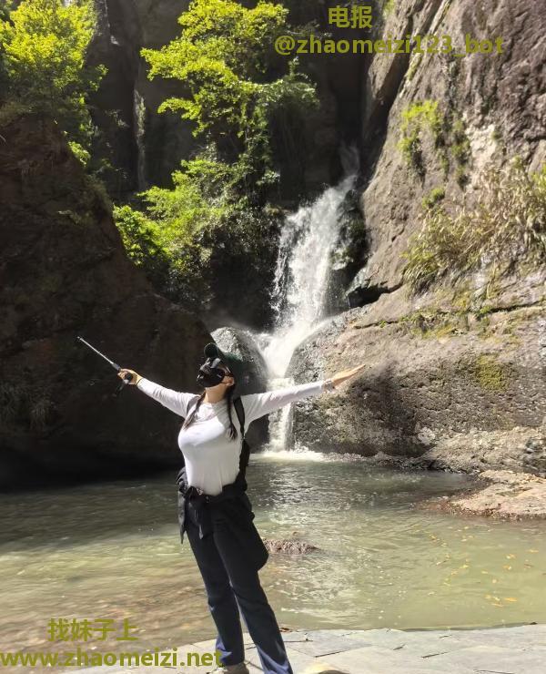 太仓巨乳兼职少妇