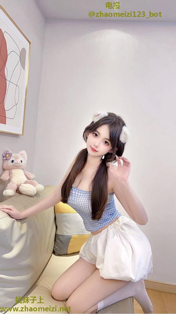 小穴很粉很嫩没味道