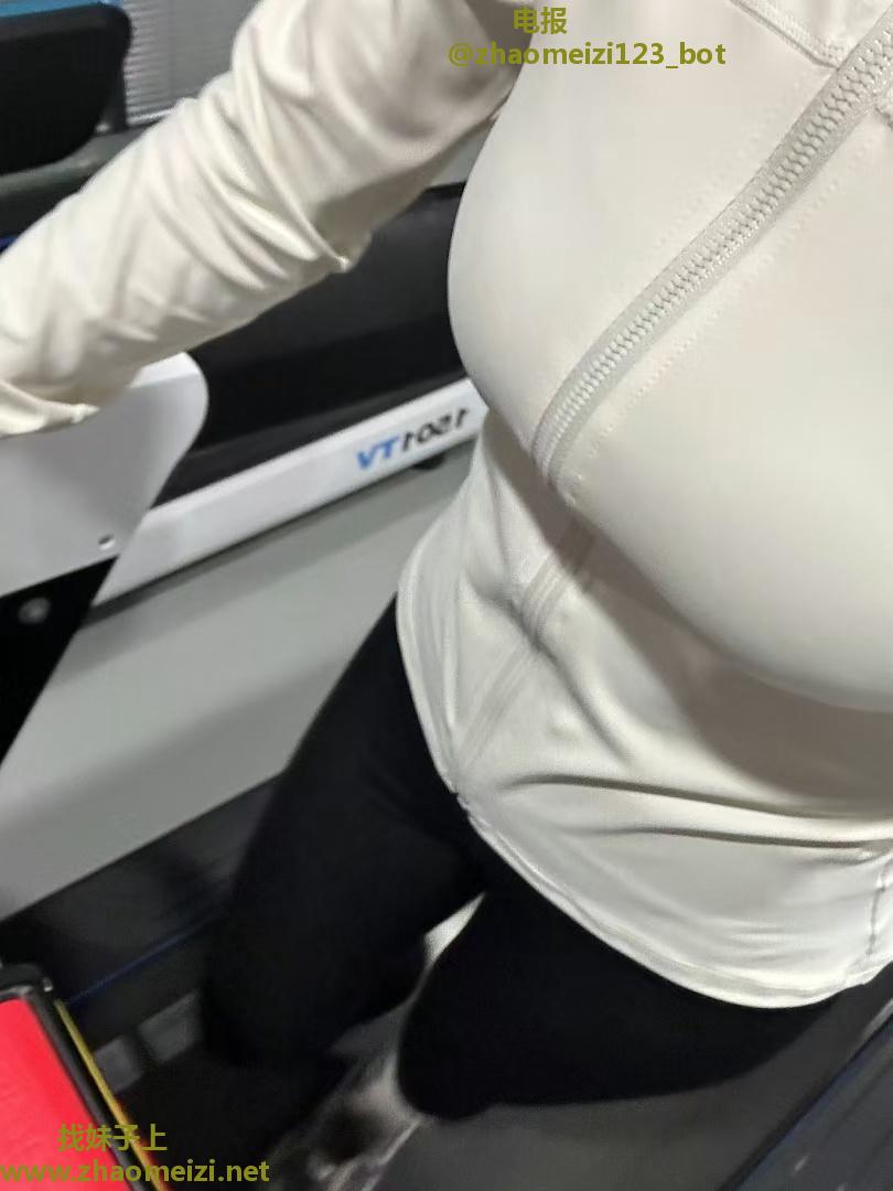 有颜有身材妹子