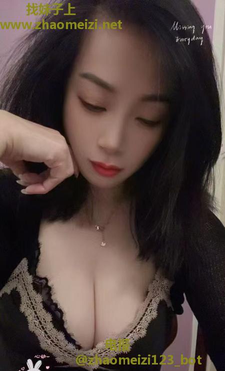 黑丝制服大胸安娜
