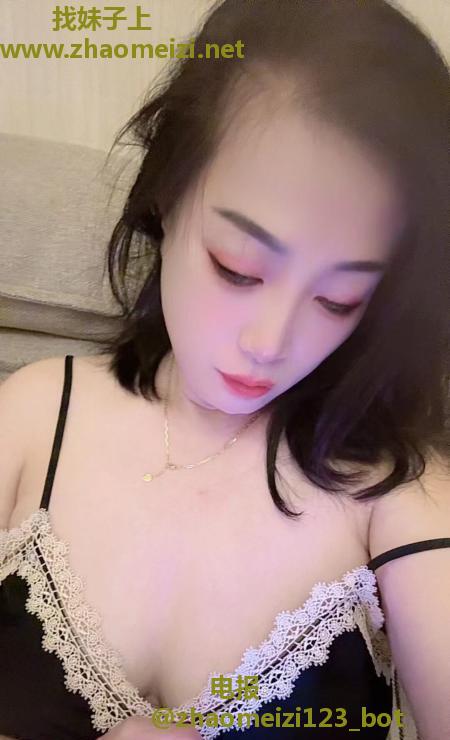黑丝制服大胸安娜