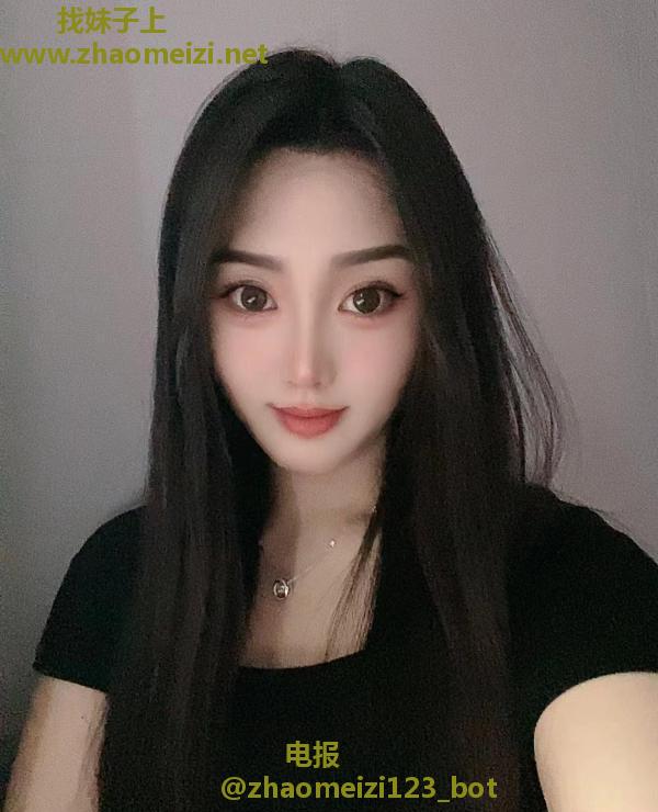 美乳小月