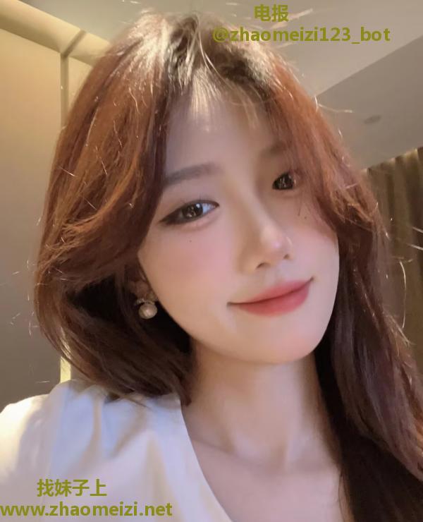 性感知性包臀美女