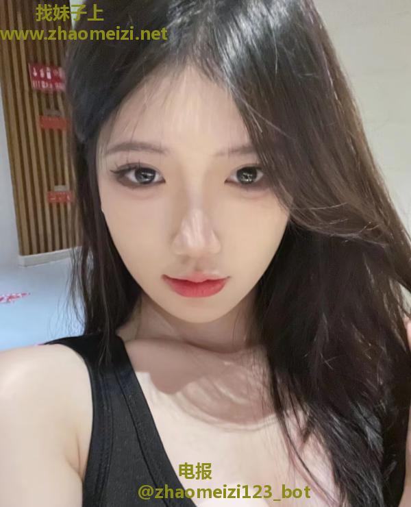 性感知性包臀美女