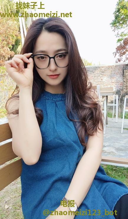越秀熟女眼镜姐姐