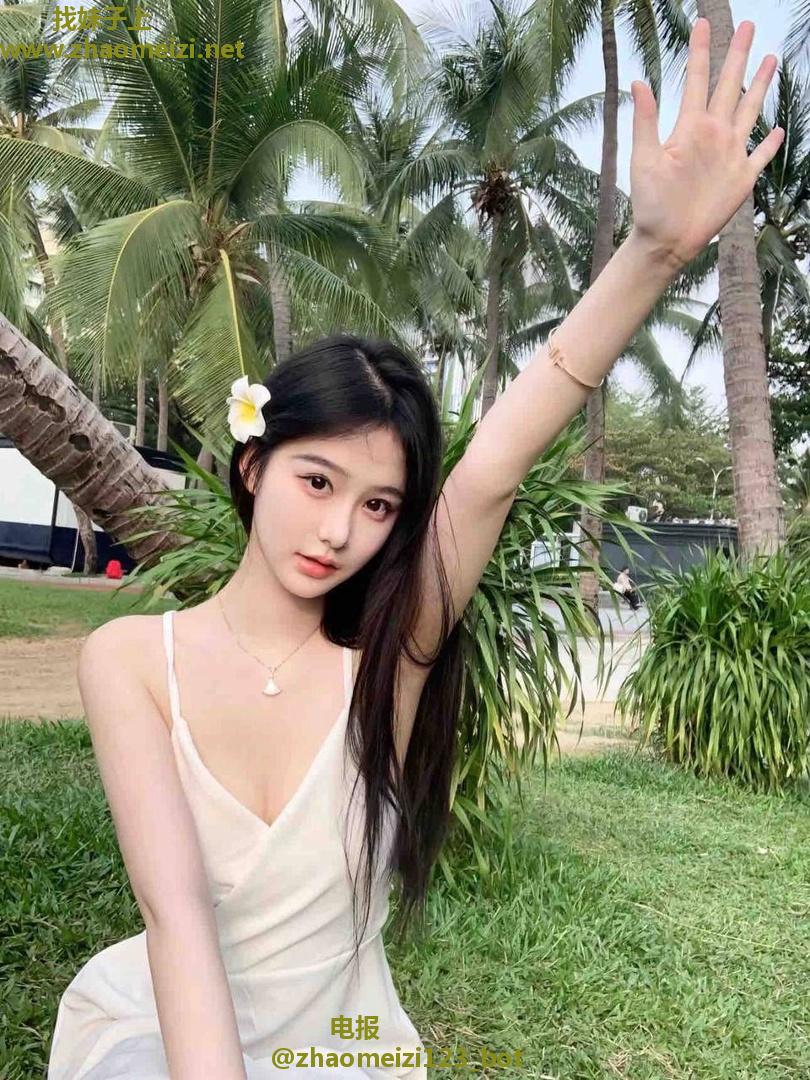翘臀敏感湿穴反差姐姐