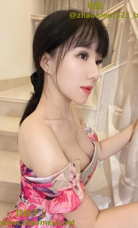 D奶长舌少妇