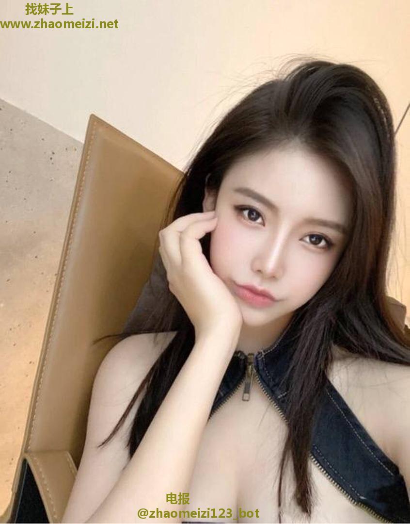 大屁股苗条敏感少妇