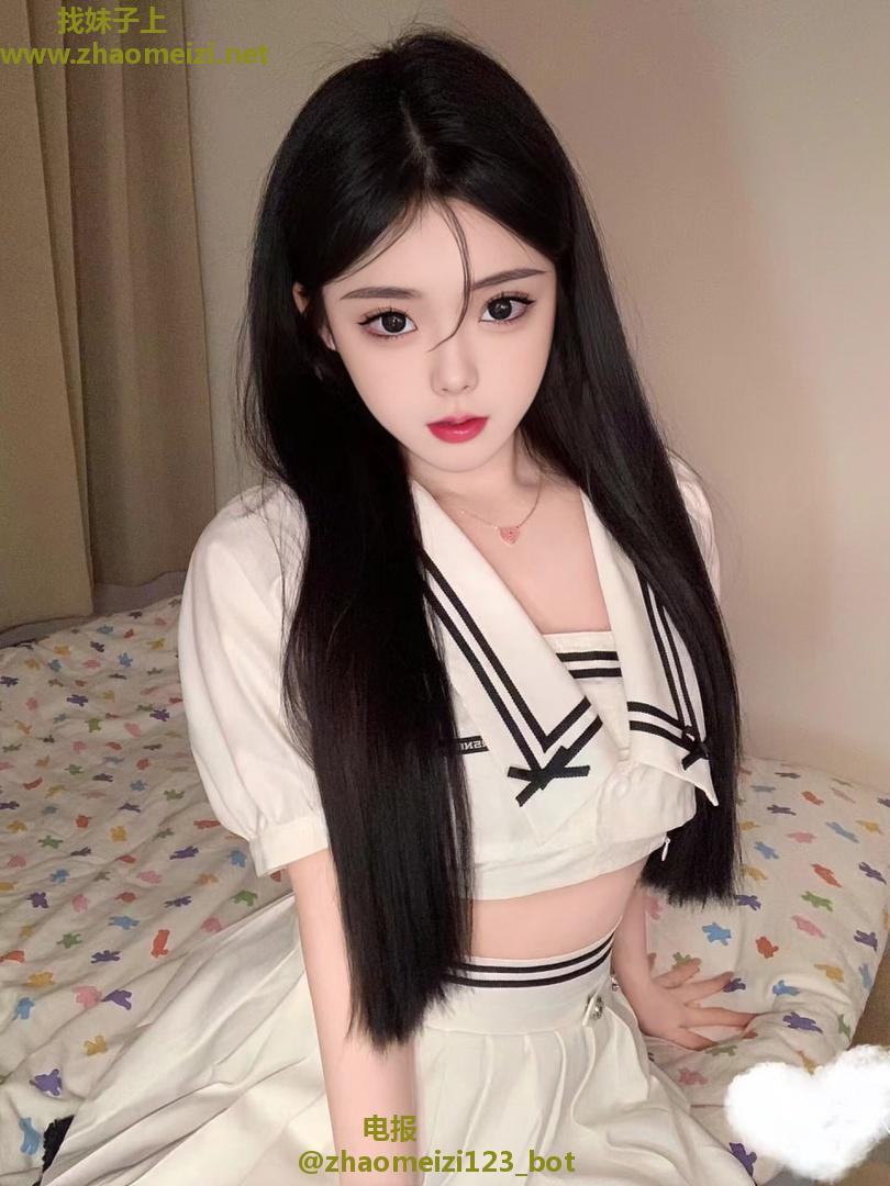 白嫩馒头b颜值高女高