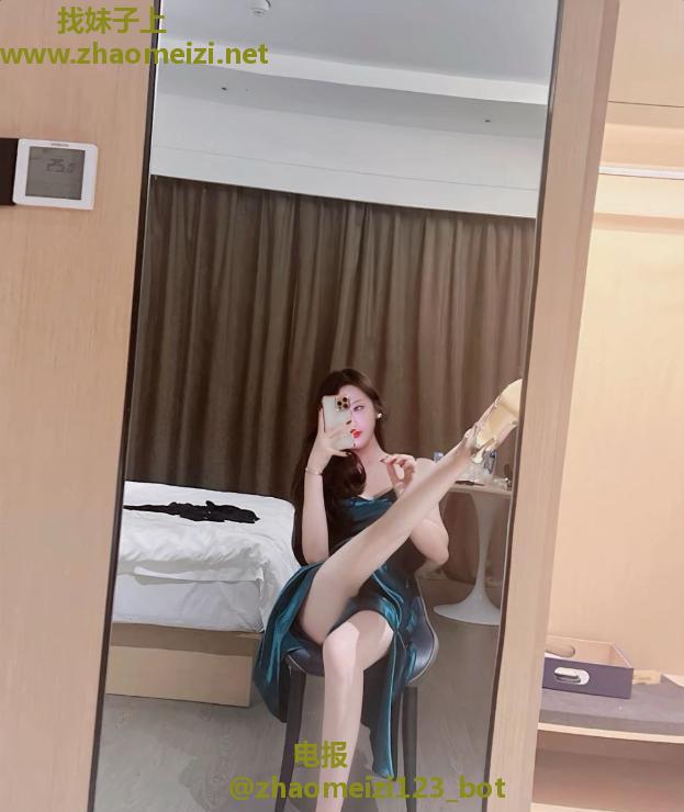 天河美腿骚女