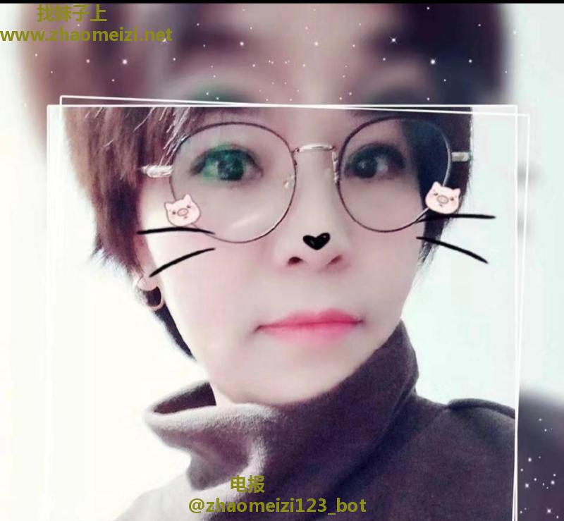 石路附近长腿骚女