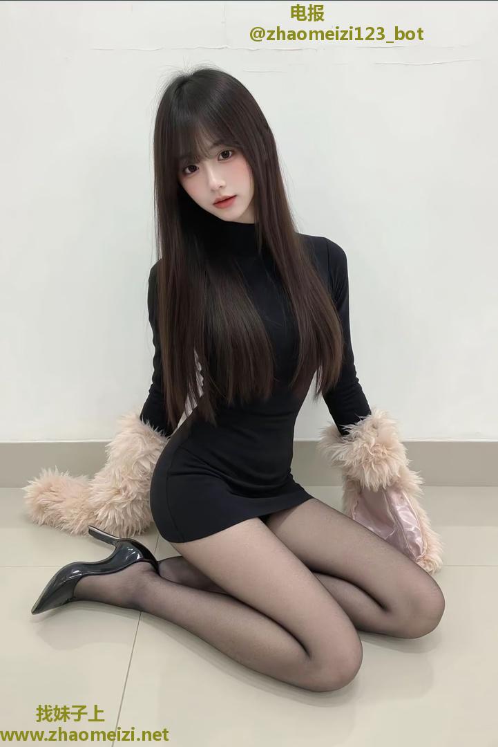 性感黑丝制服粉嫩御姐多水