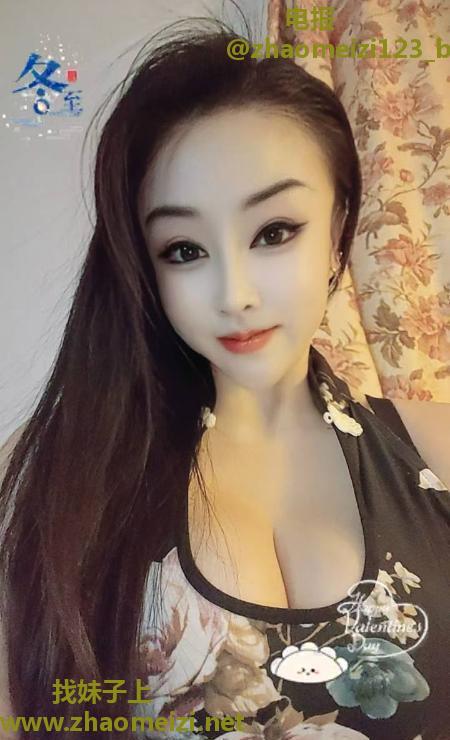 大胸身材好颜值妹子