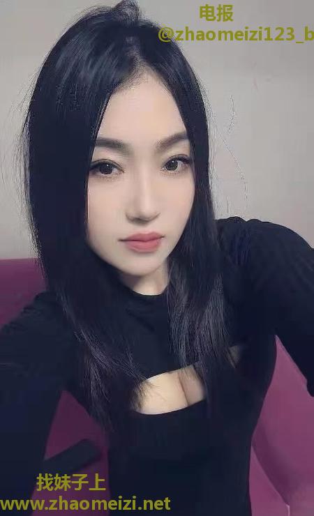 彝族温柔小姐姐