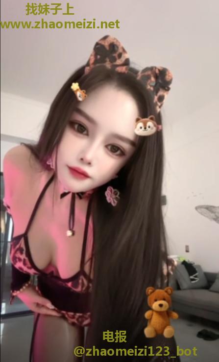 湿吻性感御姐