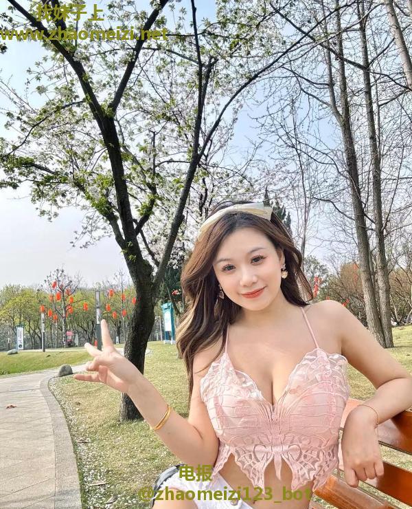肤白貌美骚妹子