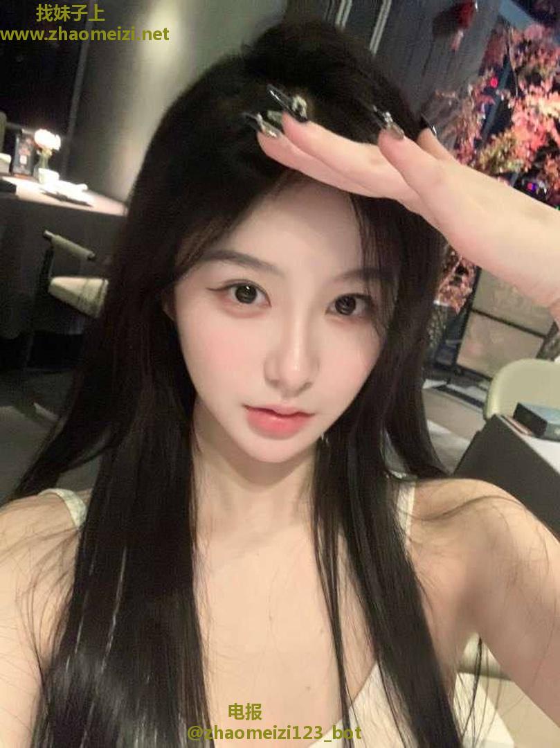 香臀美乳小倩搞后花园贱爽