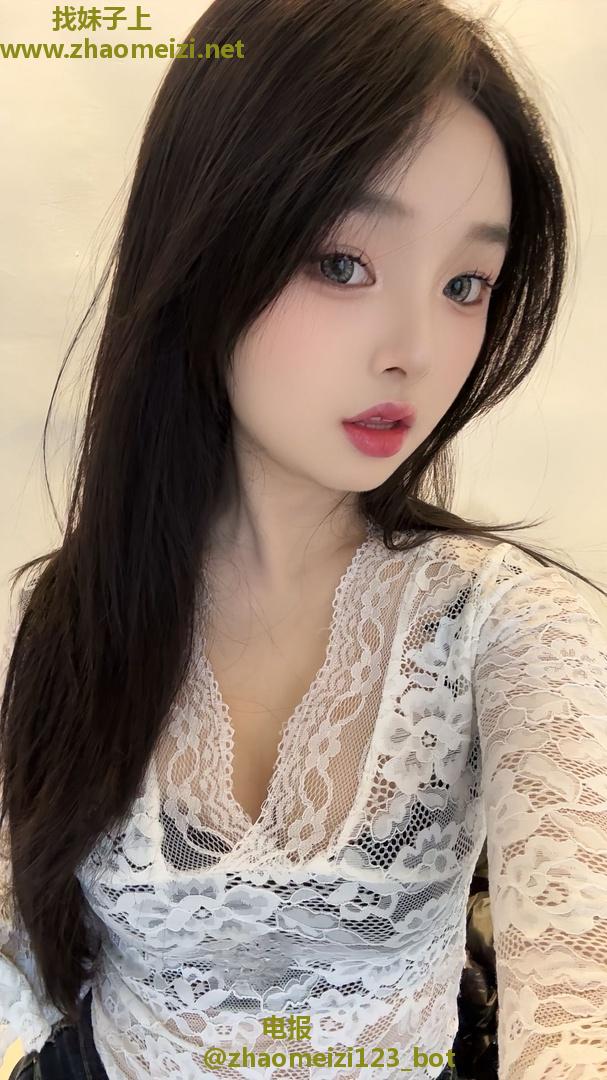 清纯粉嫩兼职小妹