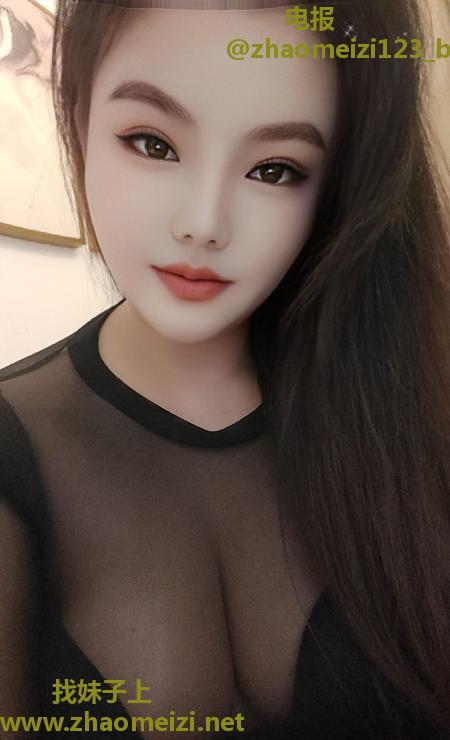 蛇吻服务型大奶大臀
