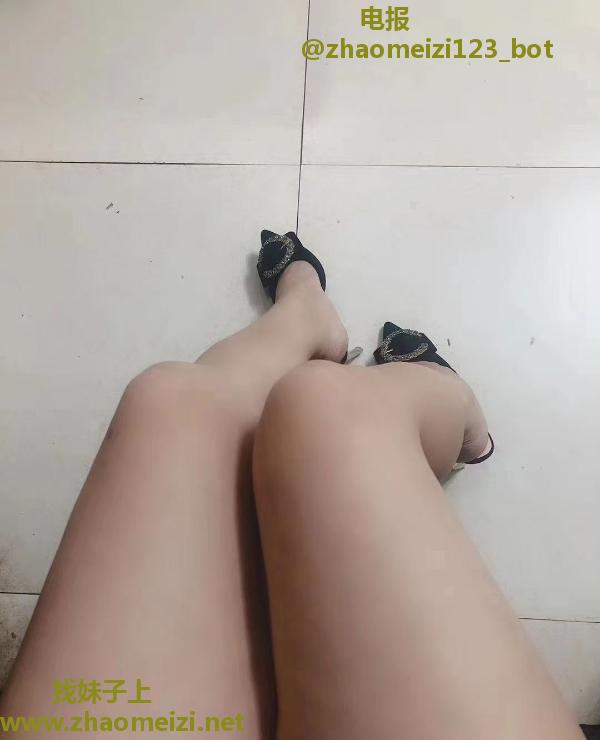 大屁股少妇