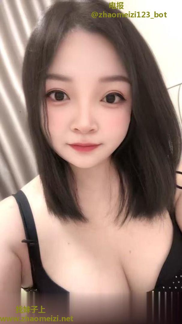 浅白大奶嫩妹