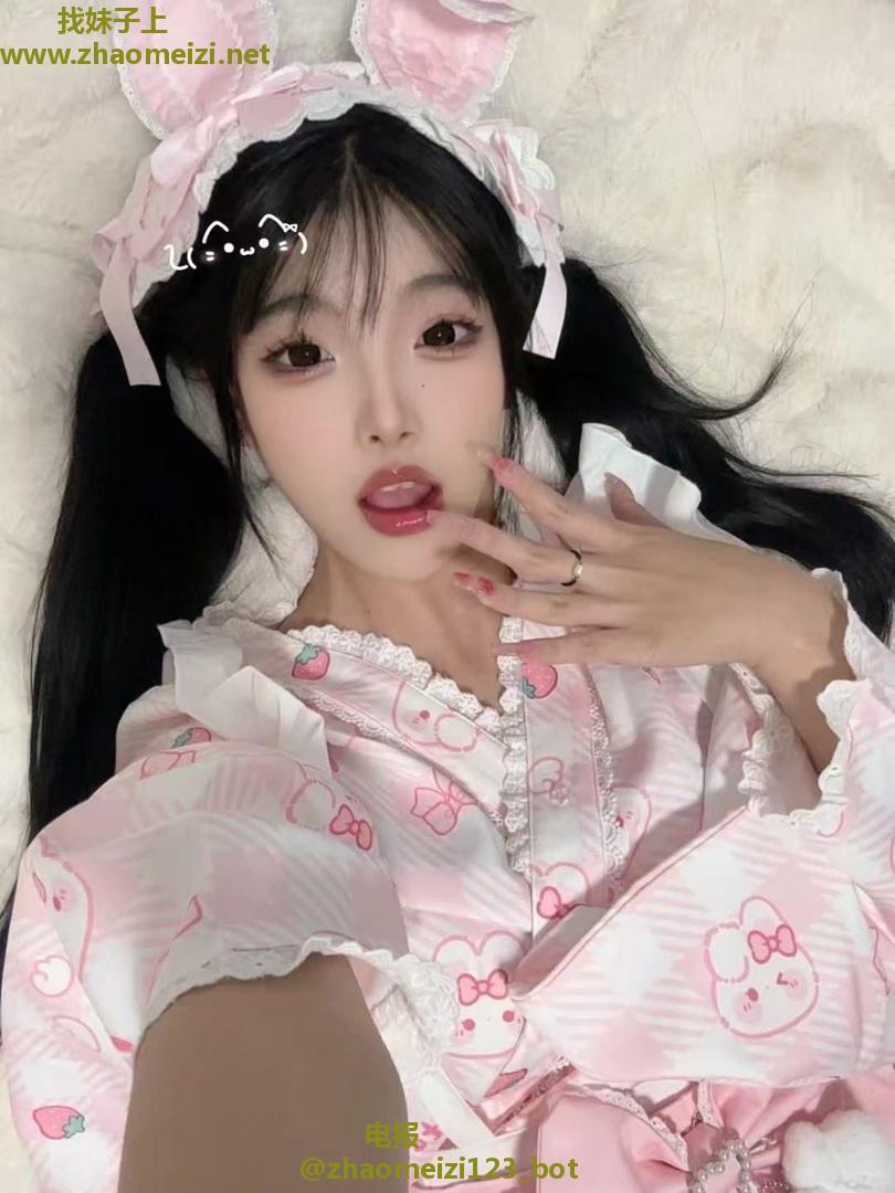 性感尤物极品妹子🉑内射
