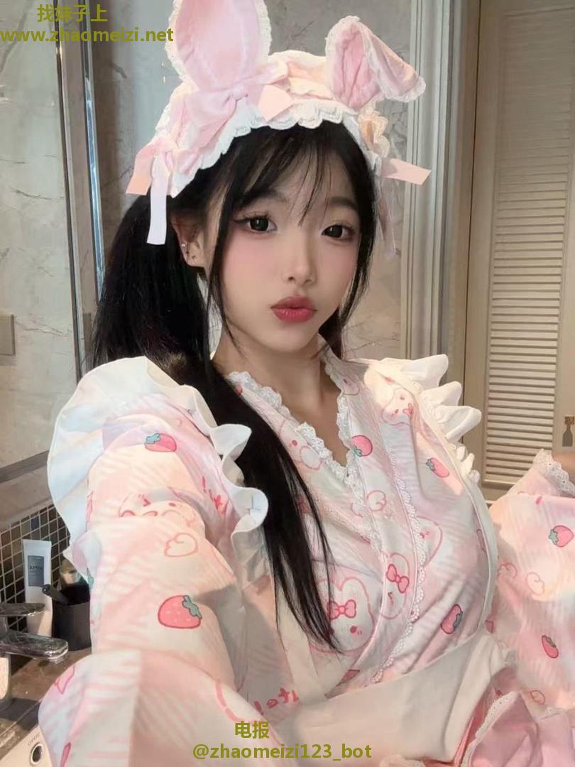 性感尤物极品妹子🉑内射