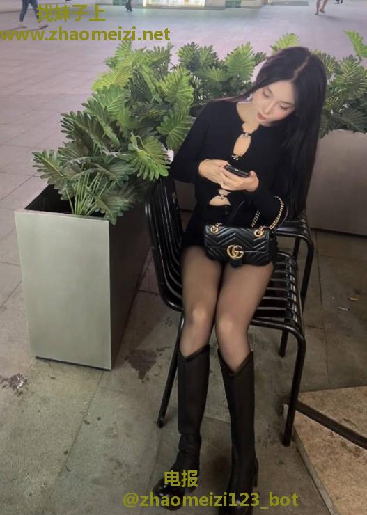 栖霞马群奈奈