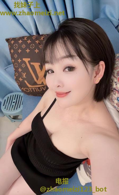 龙华服务系蜜桃臀梨子