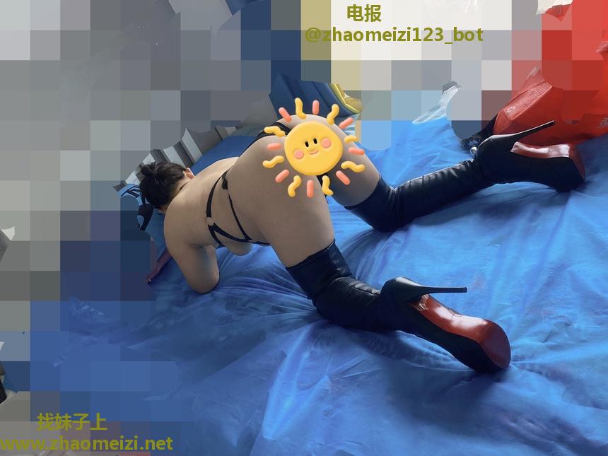 玩多p调教的骚熟女