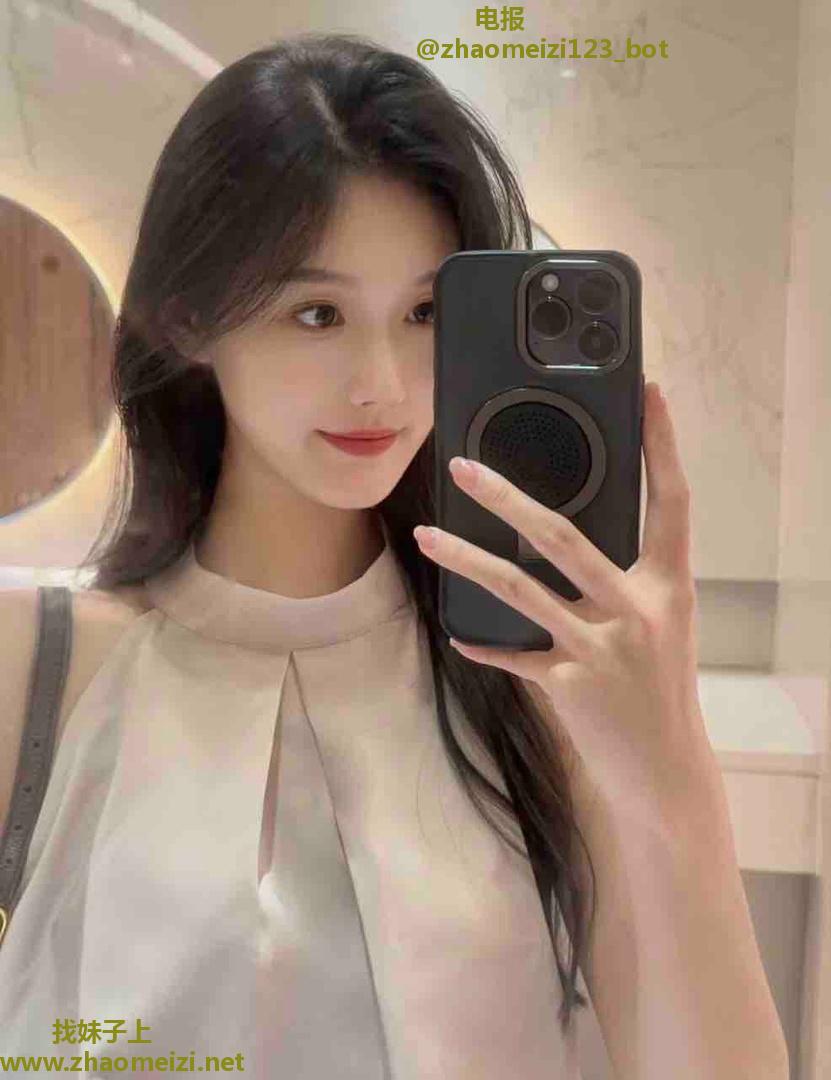 合肥性感美妞浴缸陪洗澡