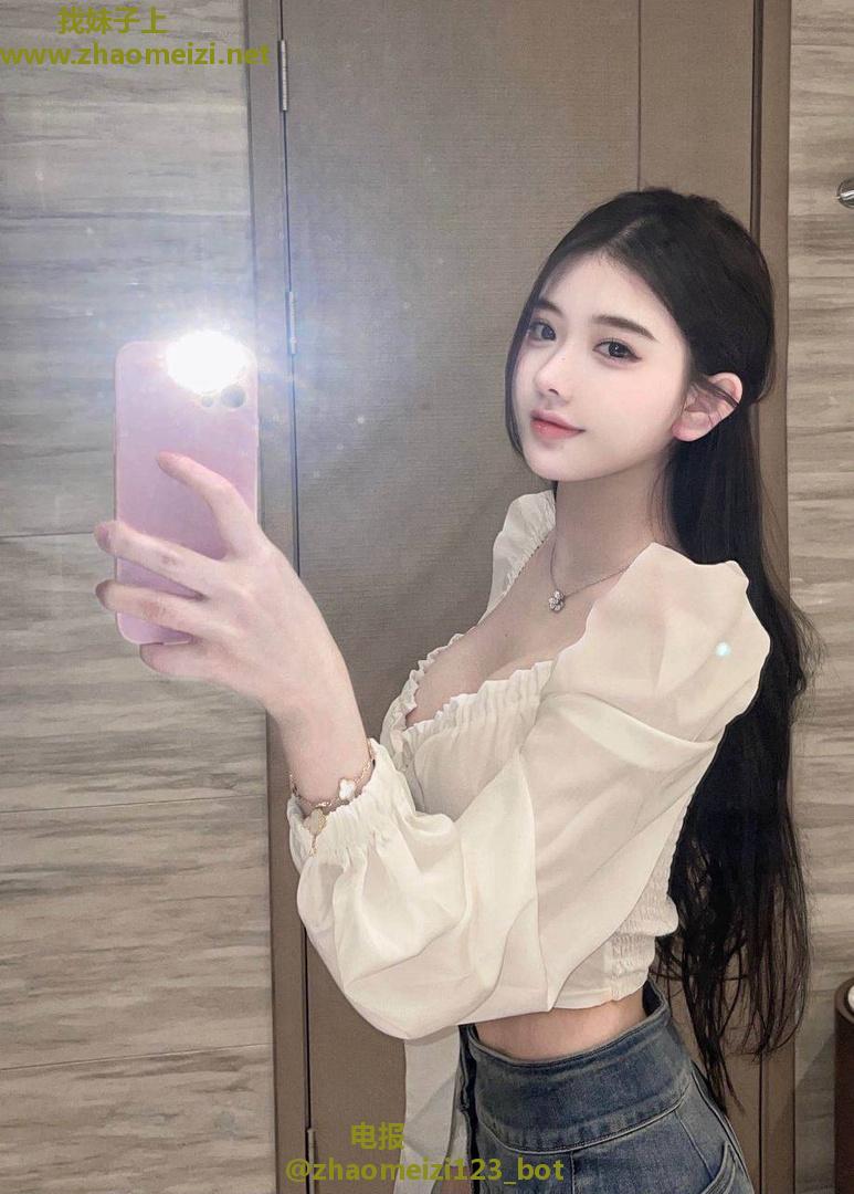 青岛性感美妞浴缸调情