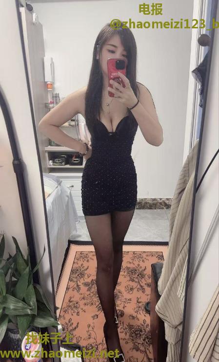 风骚黑丝长腿少妇