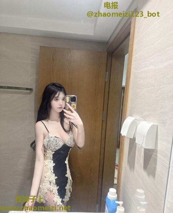 风骚榨汁大奶小骚货