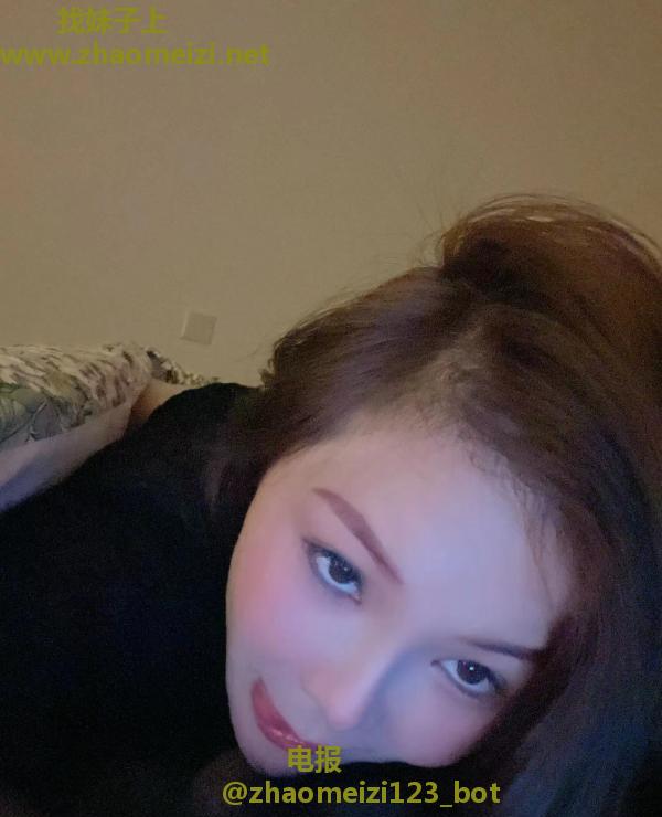 迈皋桥大胸小姐姐
