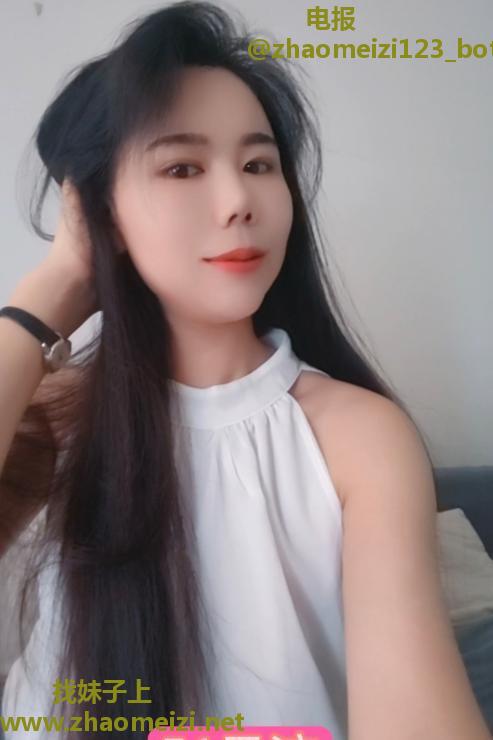 年轻长腿蜜儿
