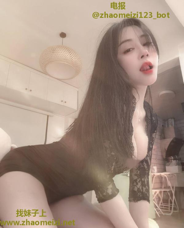 肤白大奶小少妇