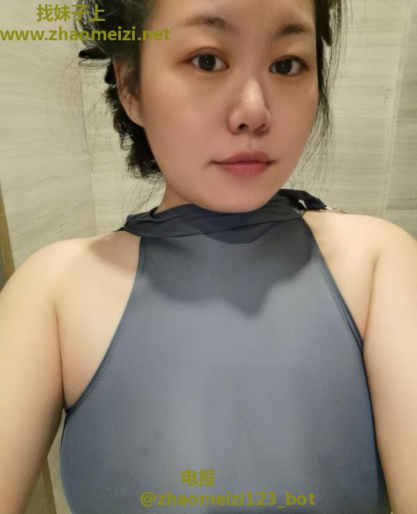 大胸服务系轻熟少妇