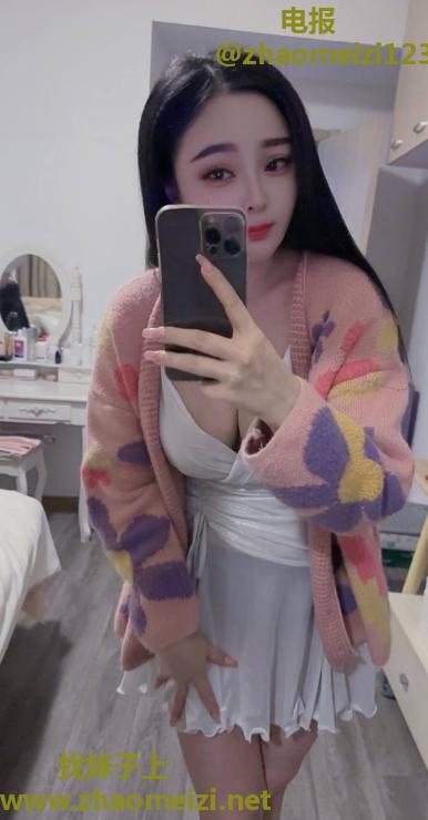 川渝巨乳妹蜜桃