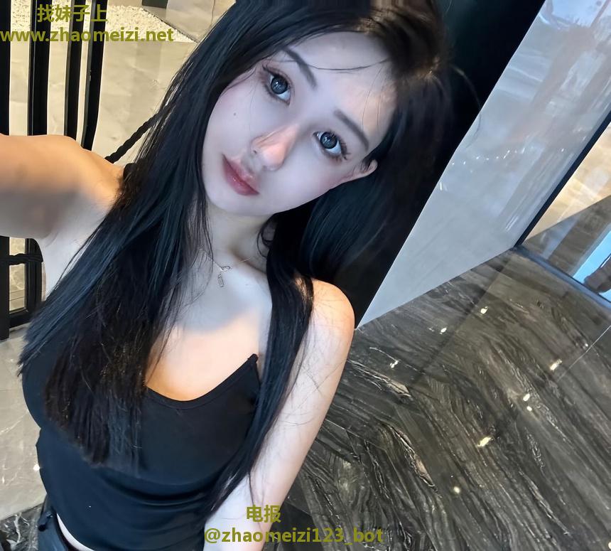 刚下海粉嫩多汁听话美女