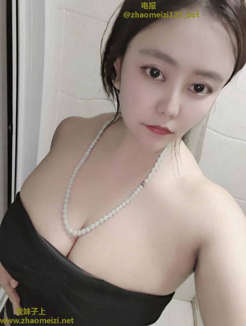 颜值高服务好巨乳御姐