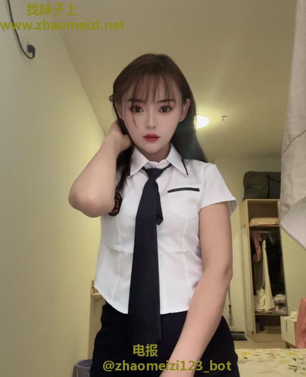 白云嫩妹婷婷