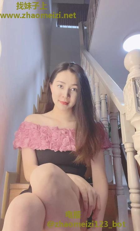 黑丝性感少妇小可乐