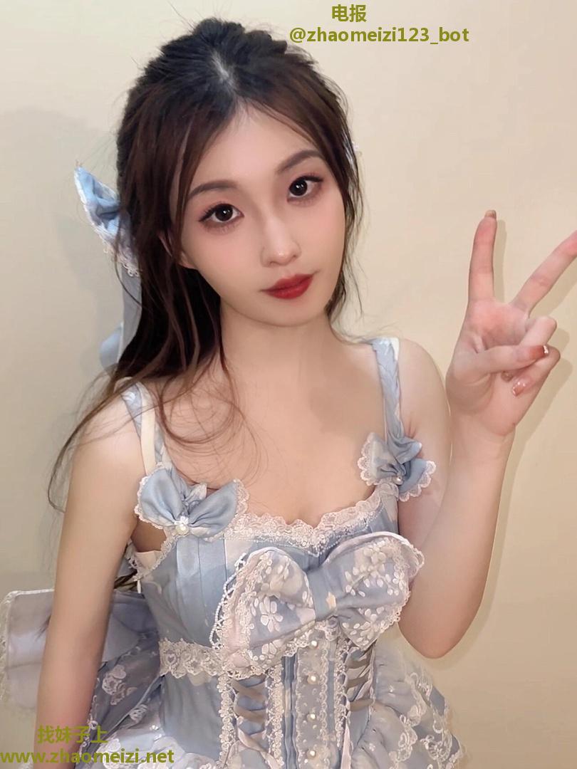 洛丽塔制服小姐姐 