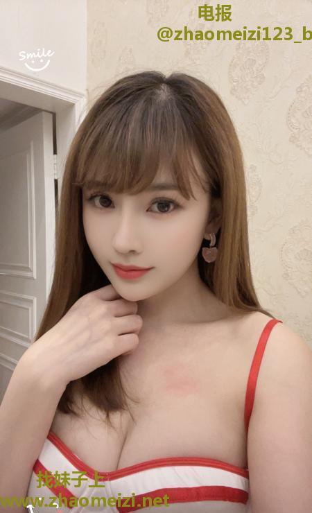 肤白颜值诗诗老师