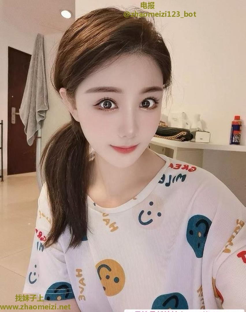性感大胸颜值老师