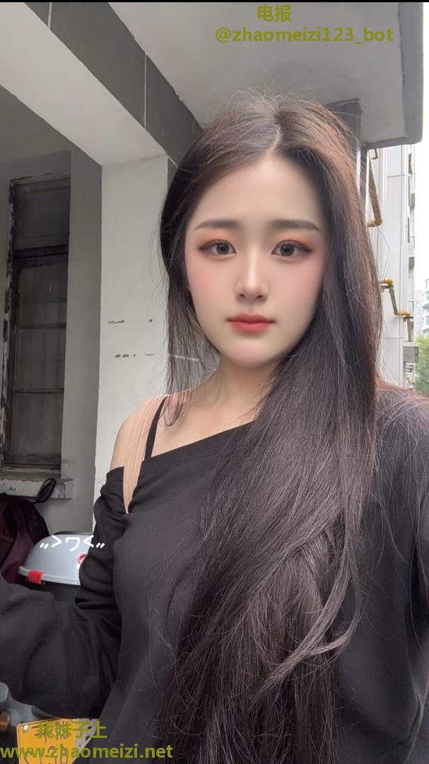 温柔水多白皙嫩妹
