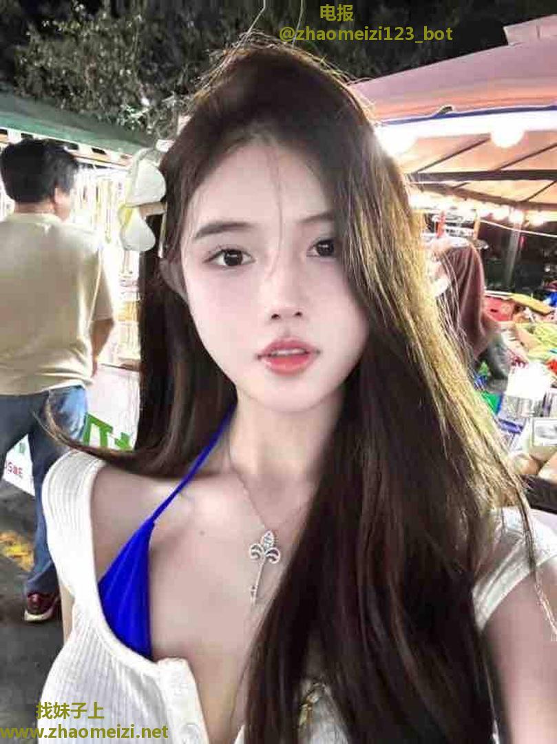 江岸清纯反差性感模特